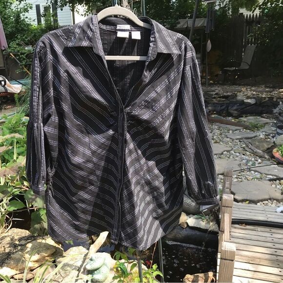 Women’s Black and White Button Down Top - Picture 2 of 9